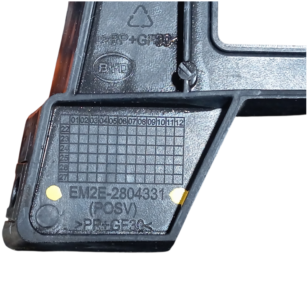 Suporte esquerdo parachoque trase BYD dolphin PLUS 2024 2025 9