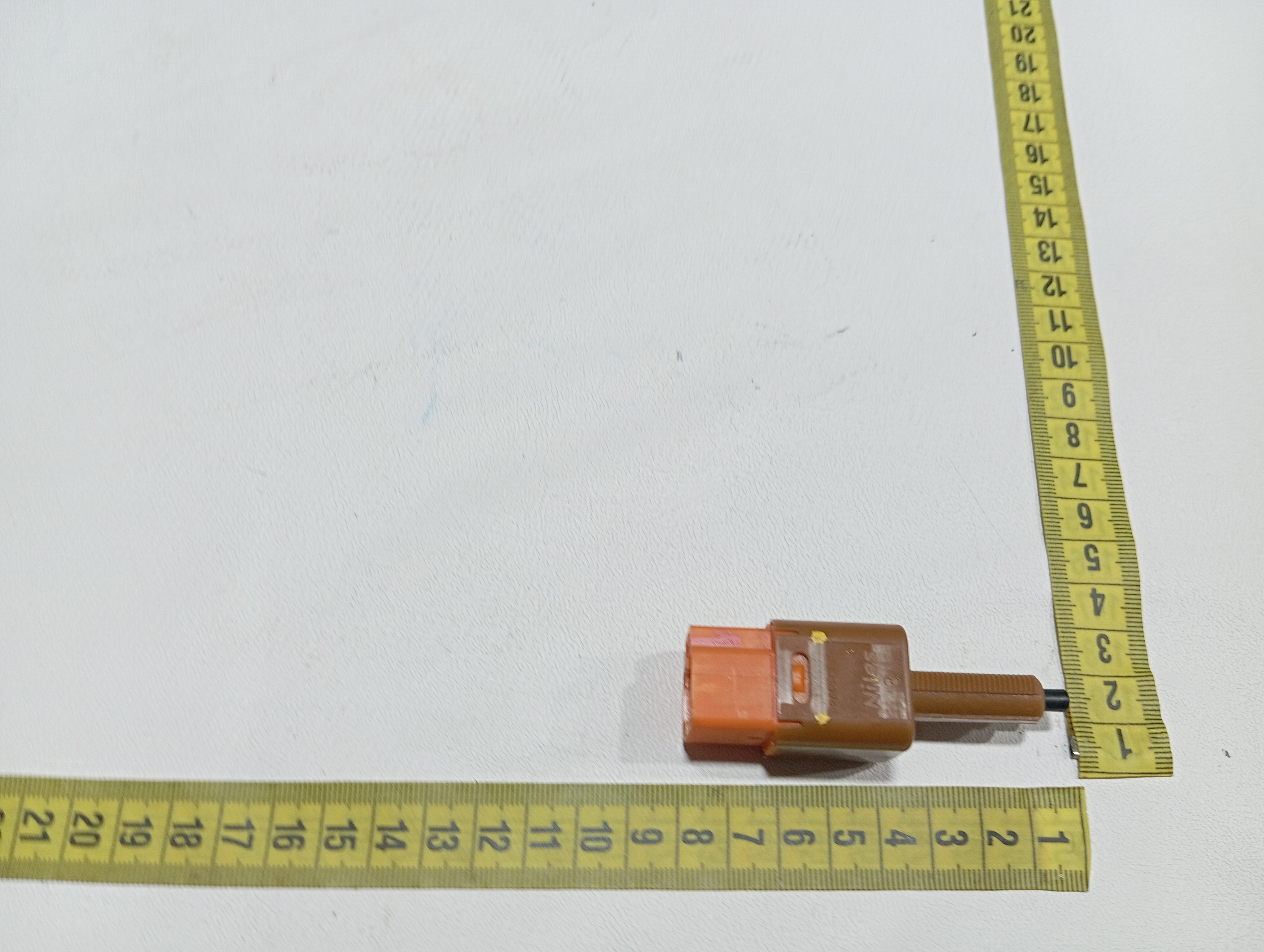 Sensor interruptor luz freio BYD dolphin PLUS 2024 2025 9