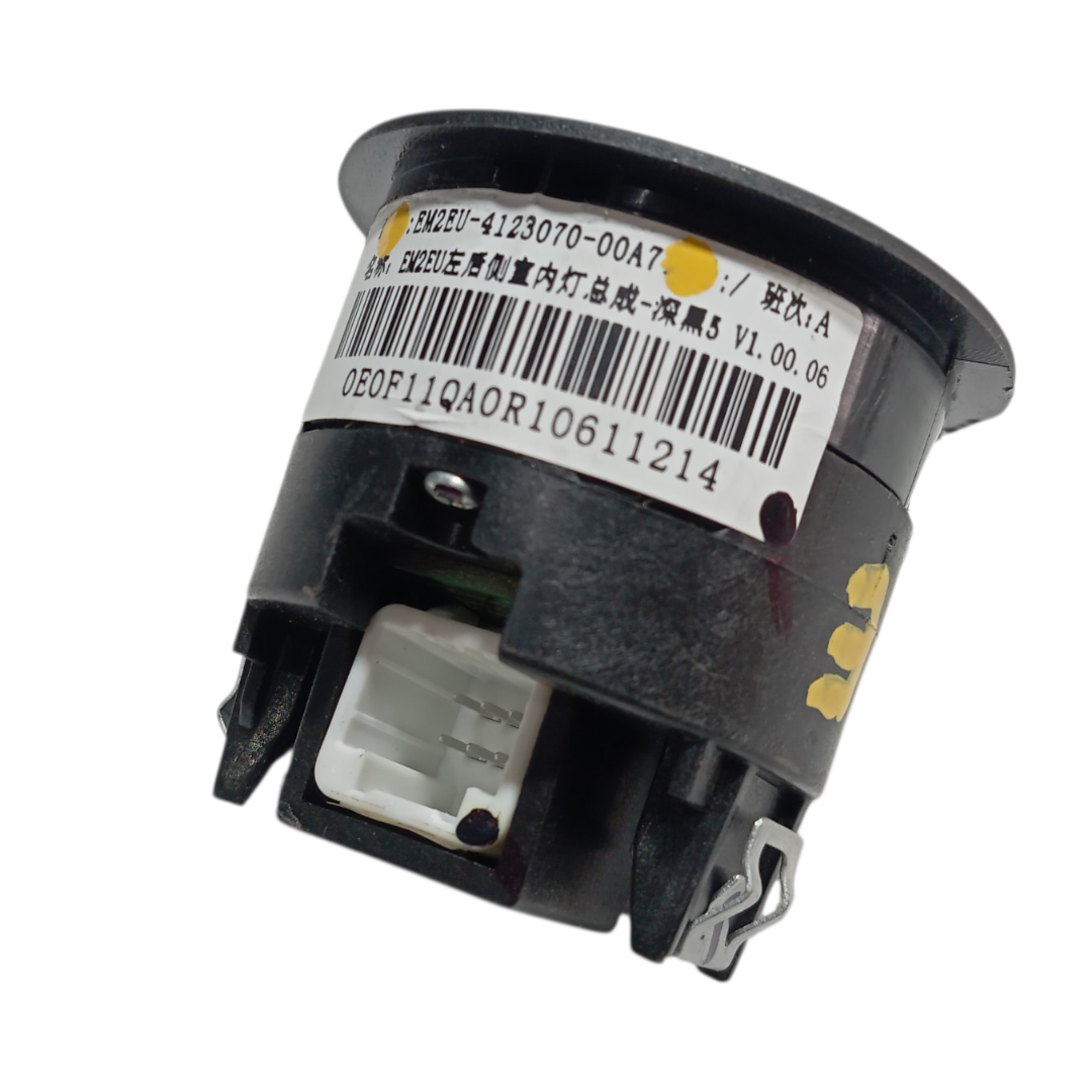 Luz cortesia inte traseira esque BYD dolphin PLUS 2024 2025 3