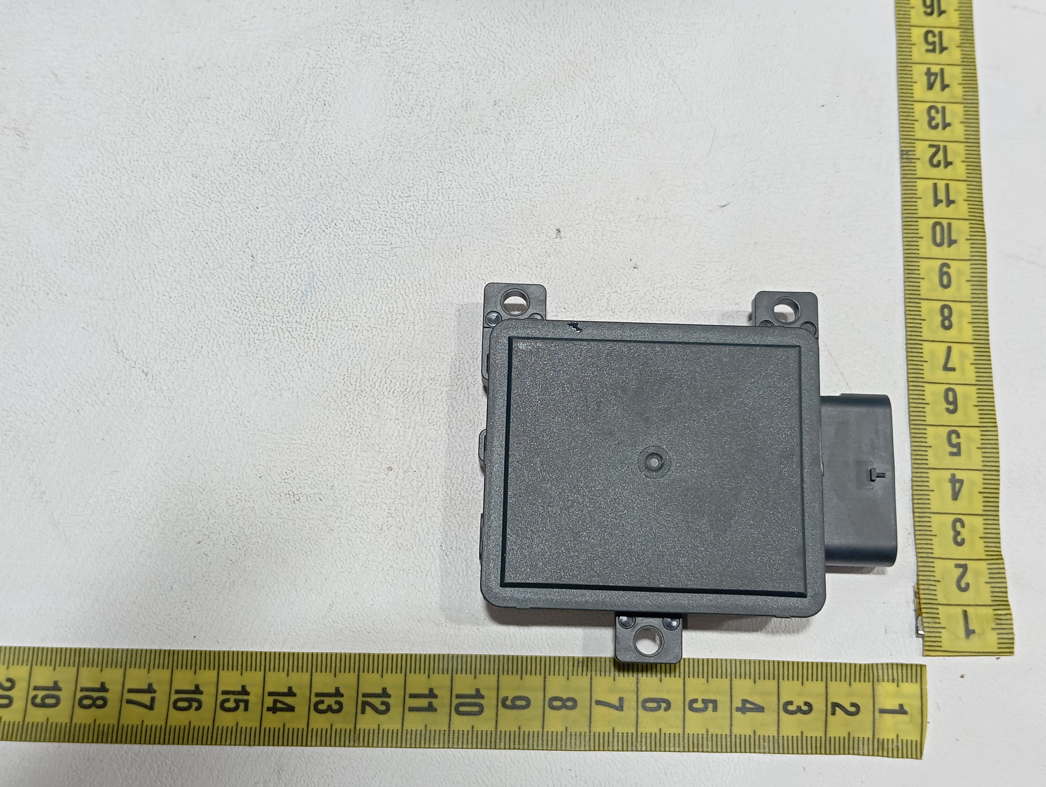 Módulo radar central BYD dolphin PLUS 2024 2025 9