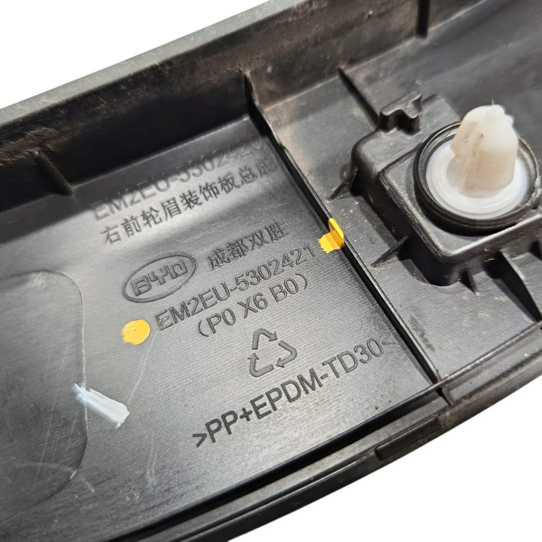 Moldura paralama diante direito BYD dolphin PLUS 2024 2025 6