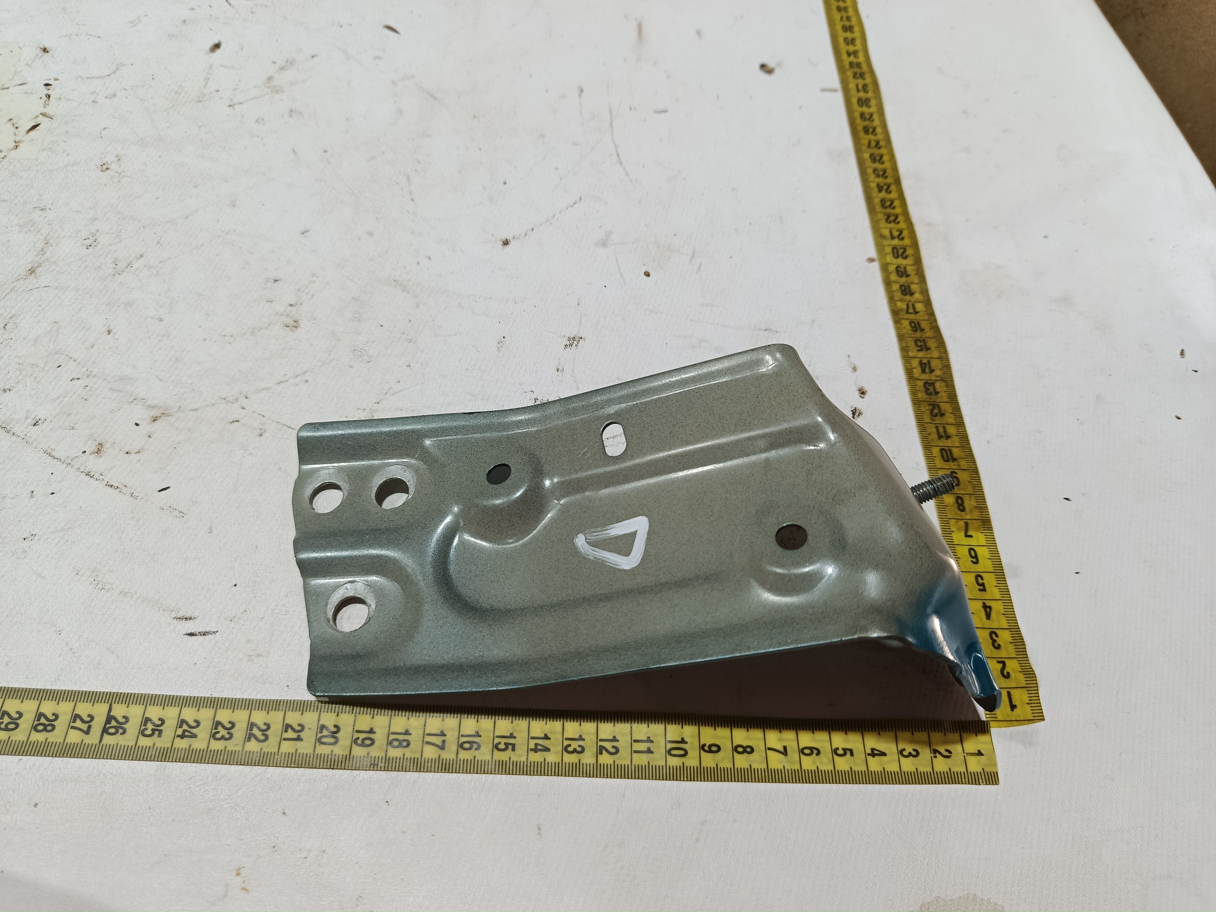 Suporte paralama direito BYD dolphin PLUS 2024 2025 7