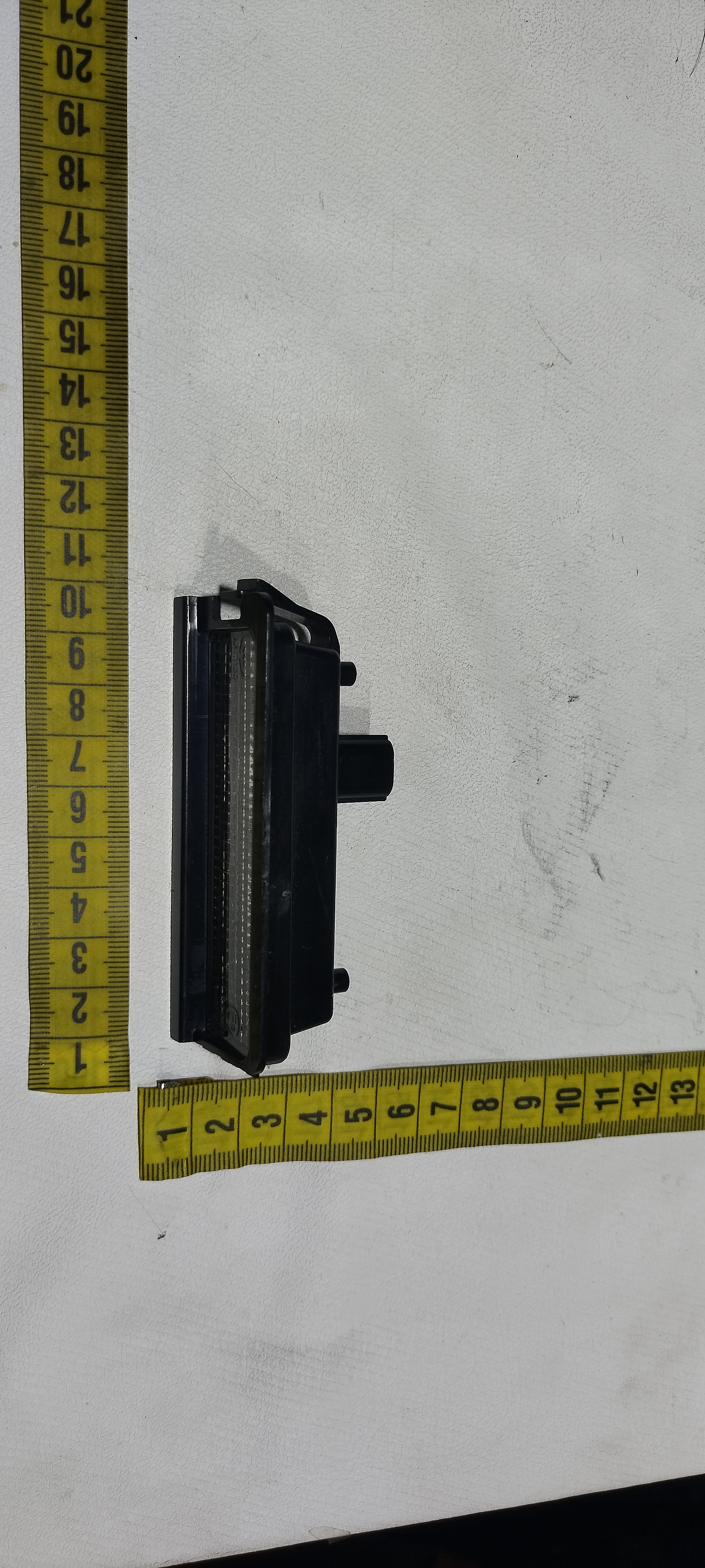 Luz placa traseira BYD dolphin PLUS 2024 2025 9