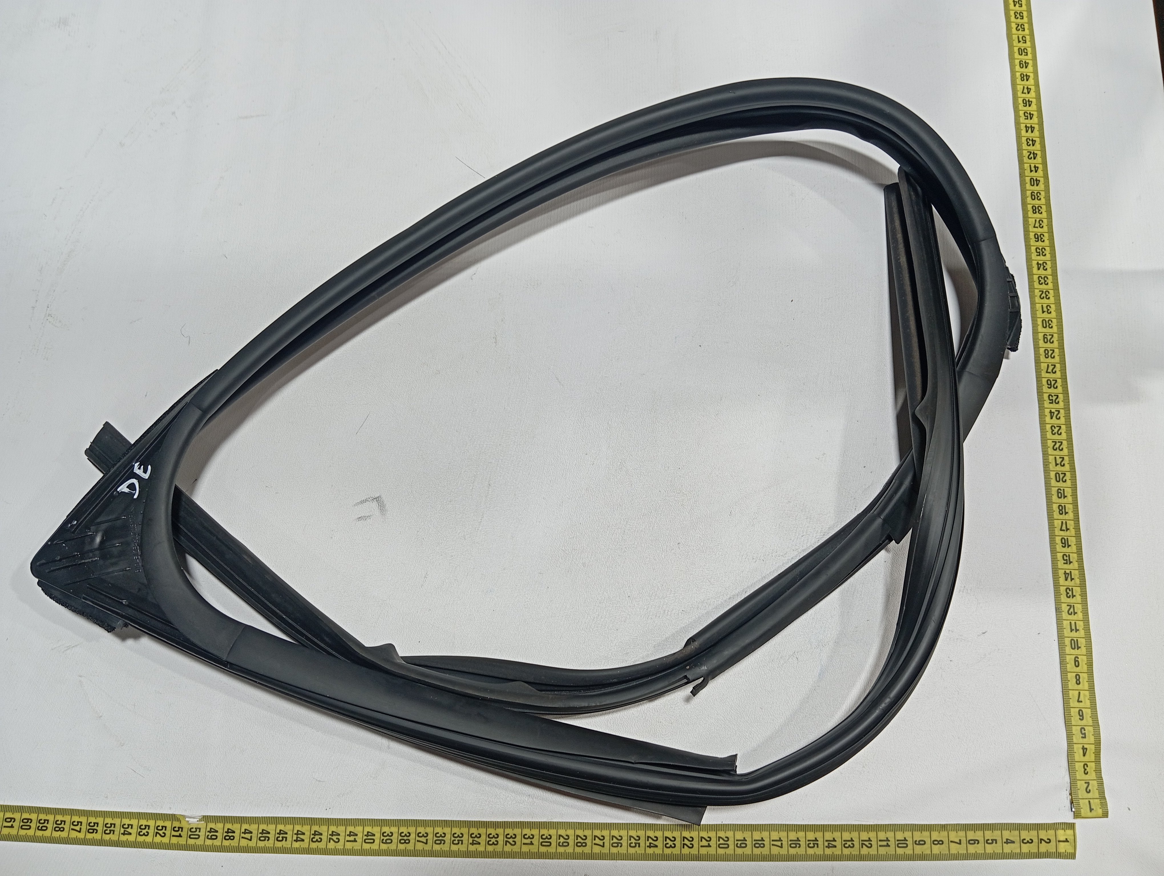 Borracha canaleta vidro diant esq BYD dolphin PLUS 2024 2025 10