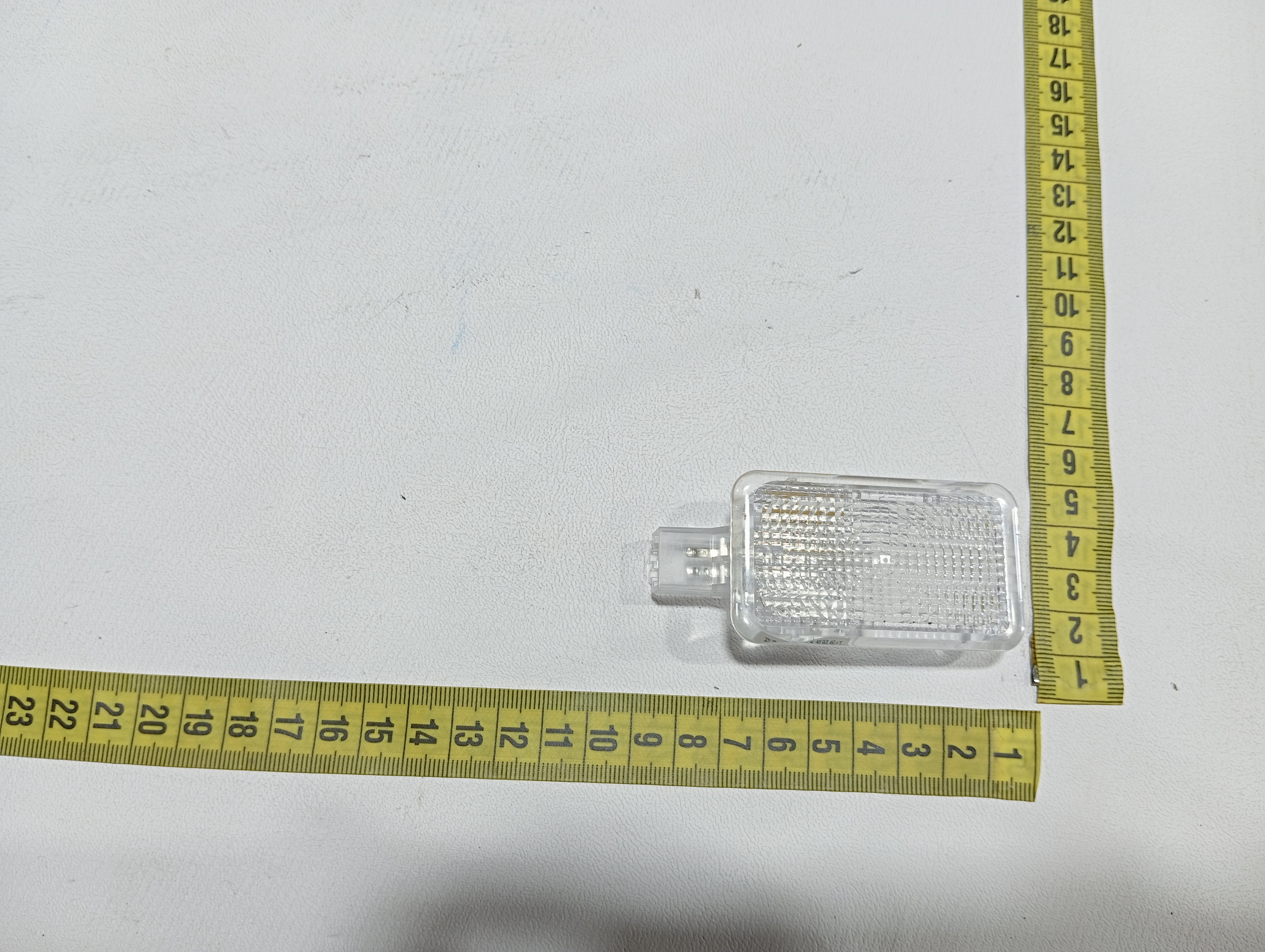 Luz interna porta malas BYD dolphin PLUS 2024 2025 10