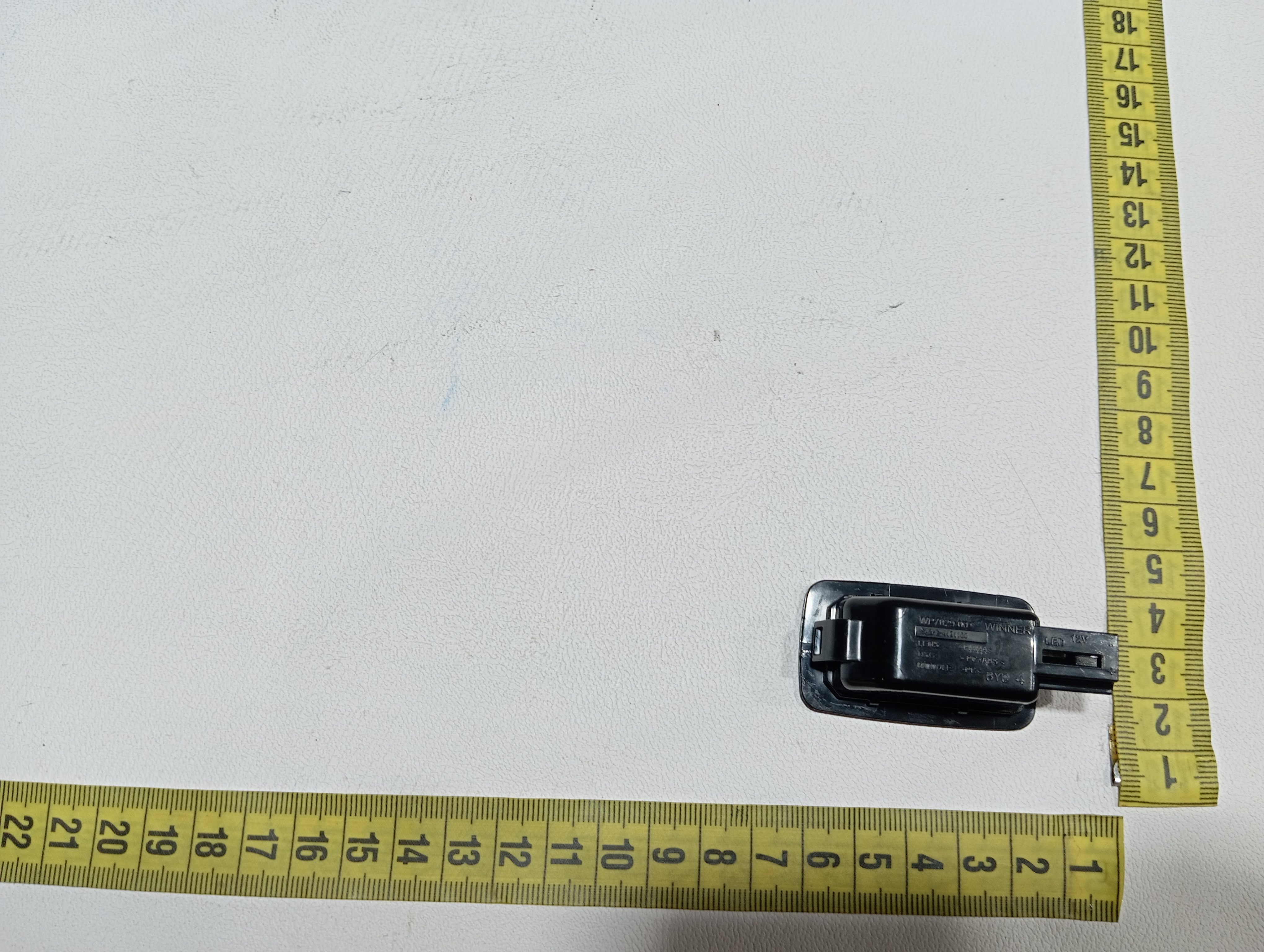 Luz cortesia teto BYD dolphin PLUS 2024 2025 10