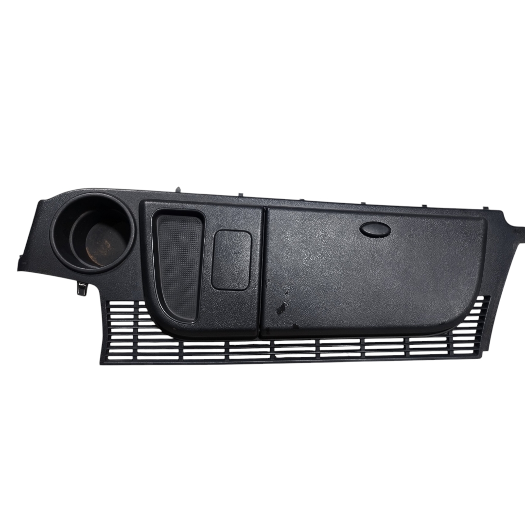 Moldura Esquerda Porta mala Land Rover Discovery 4 2010 2012