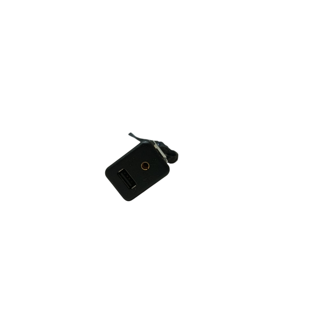 Entrada USB auxiliar GM Onix prisma 2013 a 2019 95224941